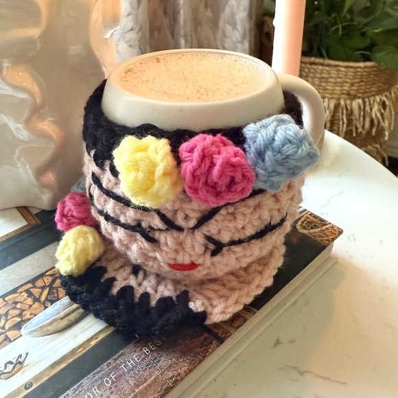 Frida Kahlo Crochet Mug Cozy & Coaster Set - Picture 1 of 7